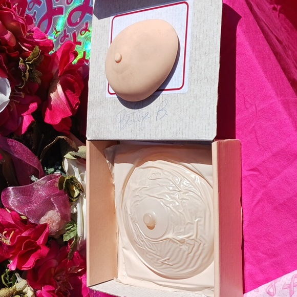 BREAST CANCER AWARENESS DISPLAY/EDUCATION - Picture 5 of 17